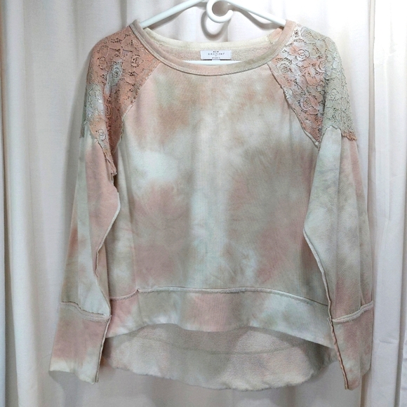New Directions Tops - New Directions Womens Tie Dyed High Low Sweatshirt Lace Size Large Pink‎ Gray